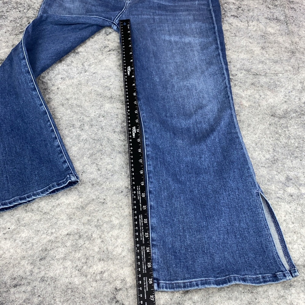 Le Jean Women's 32 Blue Medium Wash Cotton Blend Stella‎ Cropped Flared-Leg - Picture 5 of 14